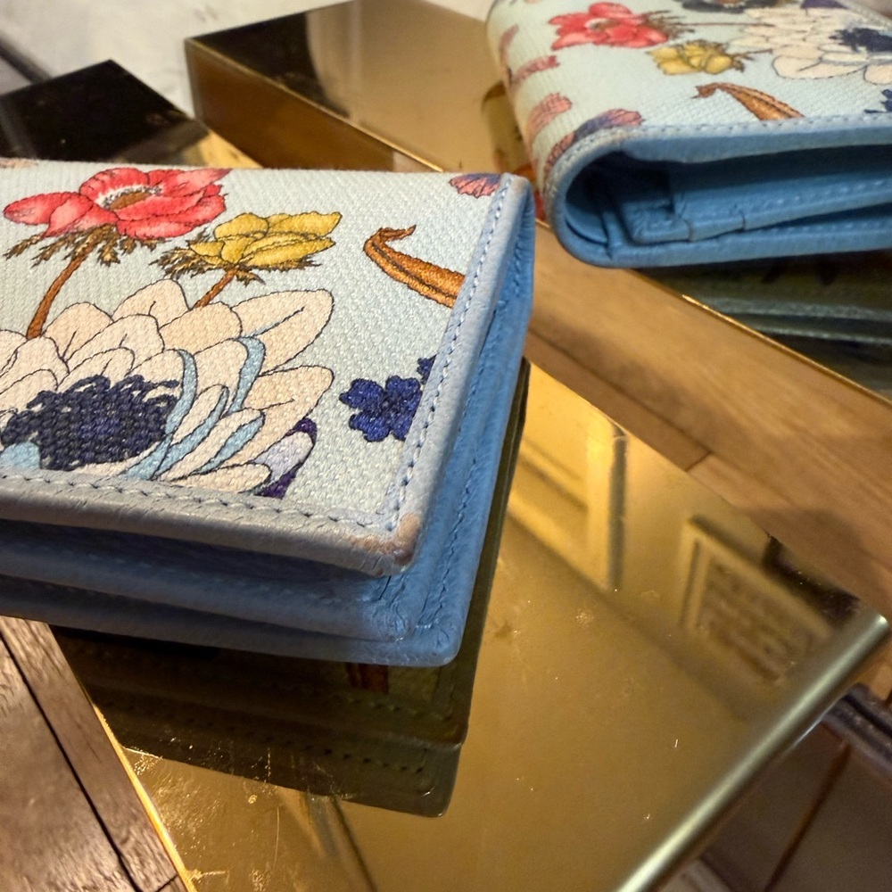 SOLD Gucci Multicolor Floral Wallet - Picture 9 of 12